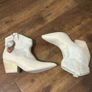Mia Cowboy Boots